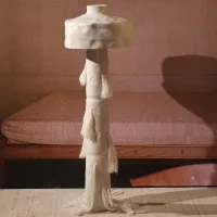 <a href="https://www.galeriegosserez.com/artistes/salomon-celine.html">Céline Salomon</a> - Manitari - Sculpture Lumineuse